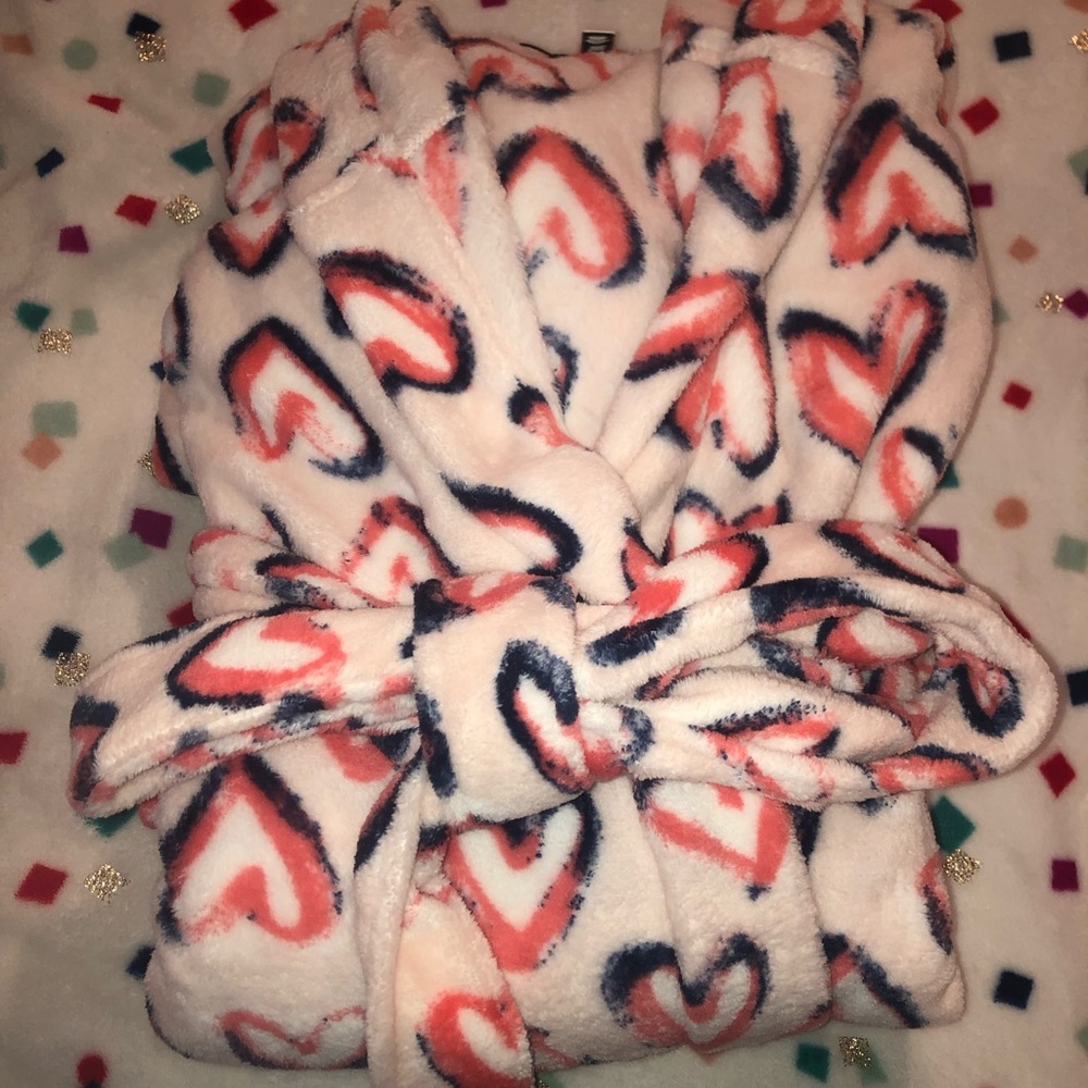 - V E R A B R A D L E Y • Fleece ROBE